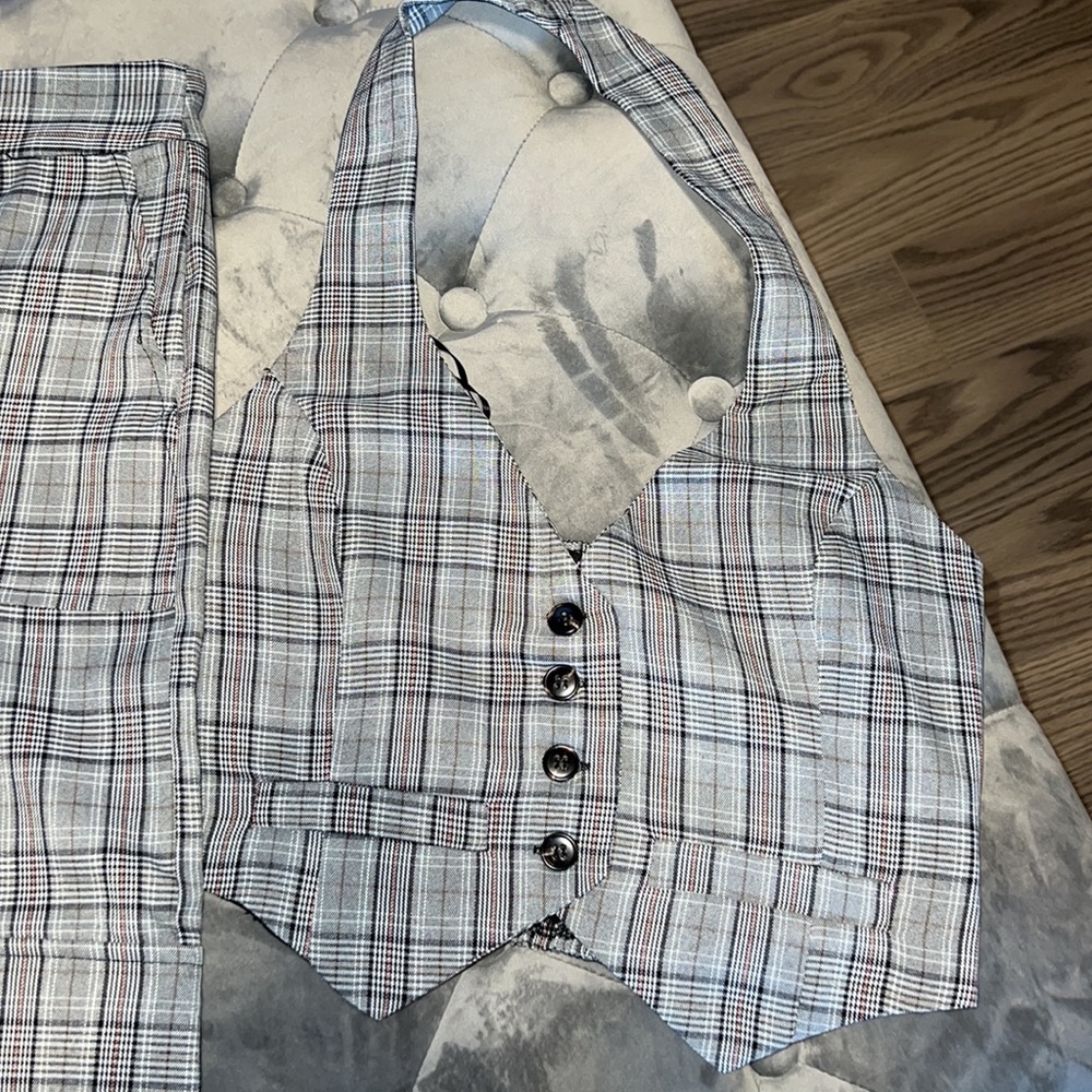 Two piece set - Picture 3 of 5